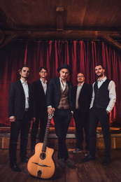 Club Mineur, Konzert